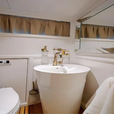 Botel Liberte 11