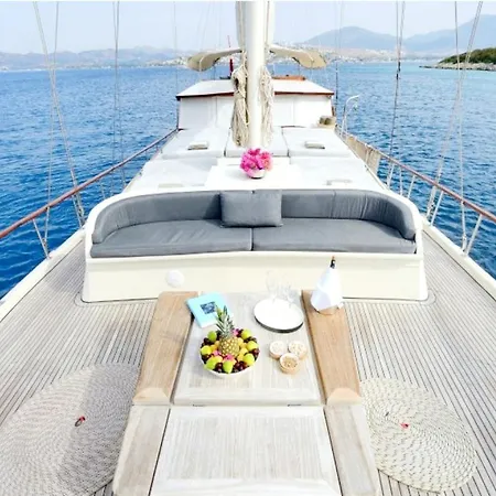 Bateau-hôtel Liberte 11